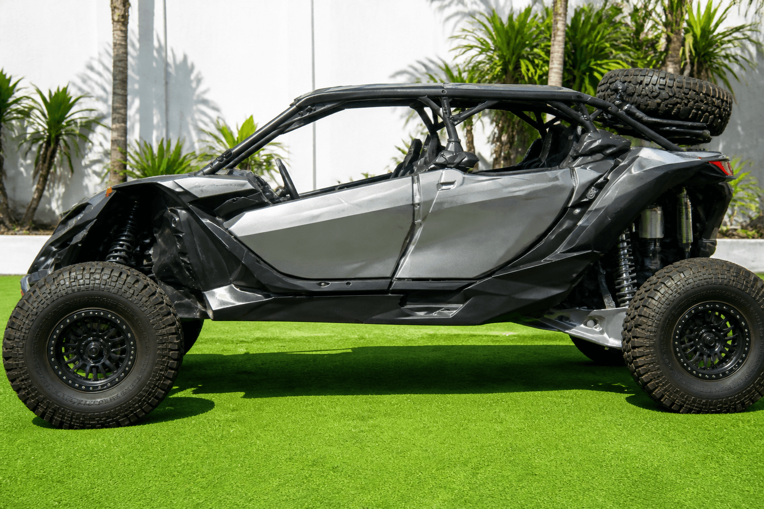 Can-Am Maverick, vista lateral