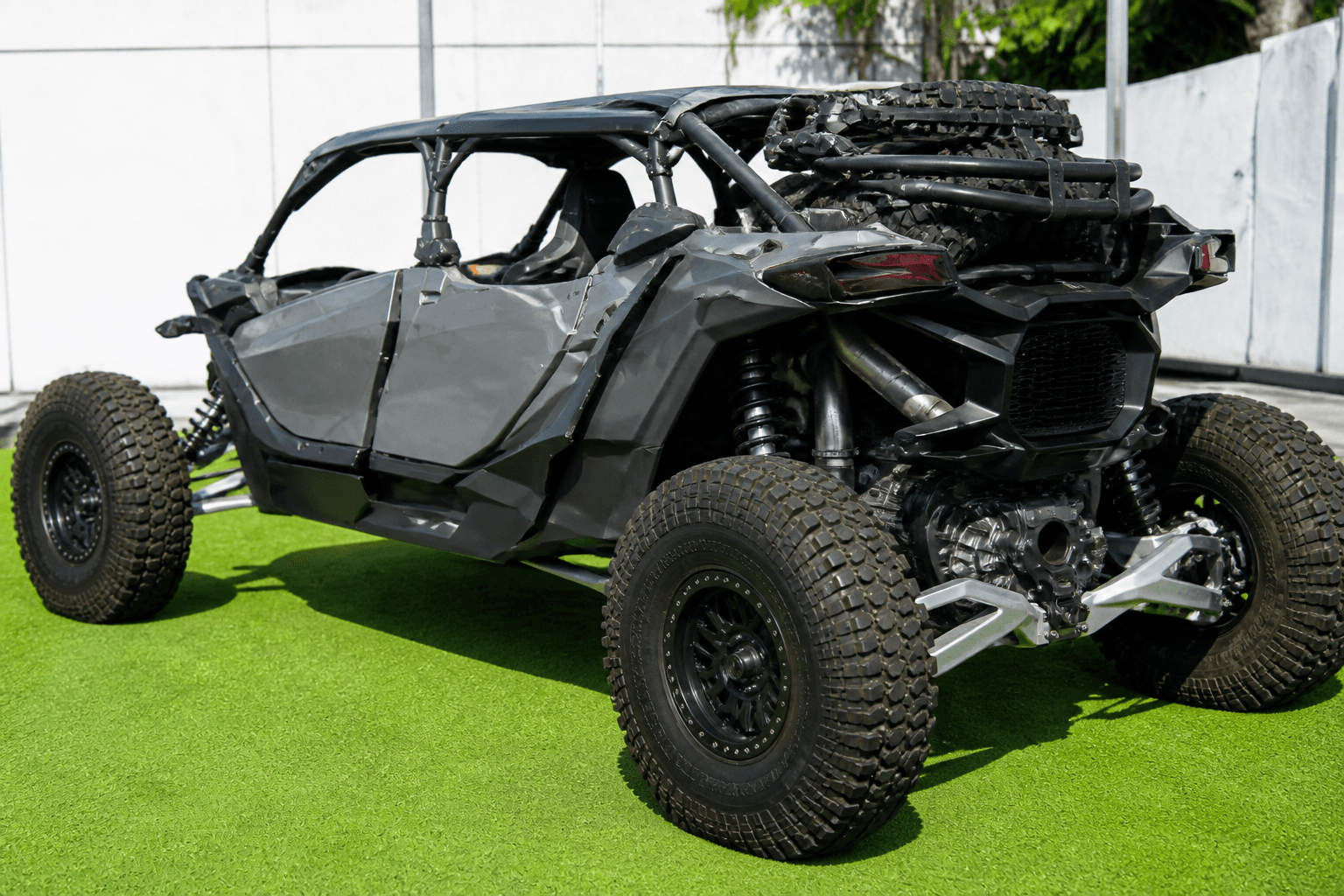 Can-Am Maverick, vista trasera